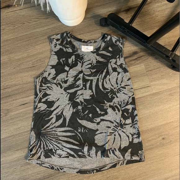 ANTHROPOLOGIE ♡ Sol Angeles X Anthropologie Black Tropical Leaf Tank Top - Picture 3 of 7